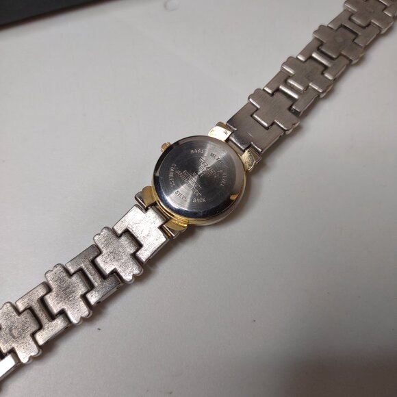 6.5 Inch Silver Tone Metal Gruen Watch With White Dial - Picture 8 of 13